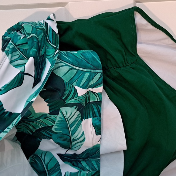 NEW Plus Size Two-Piece Peplum High Waisted Tankini (Green/White) - Tutorutor - Picture 5 of 9